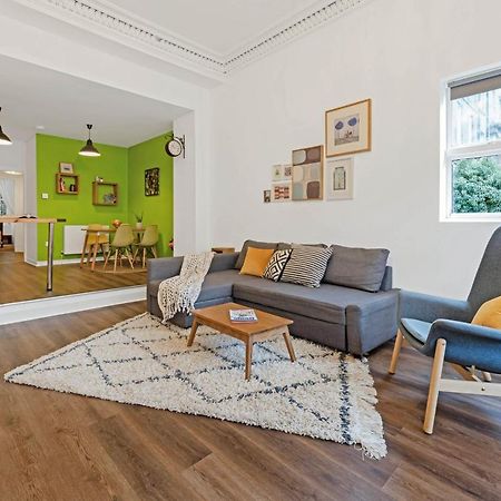 Cheerful Stays: Spacious Flat In Vibrant Leith Эдинбург Экстерьер фото