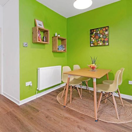 Cheerful Stays: Spacious Flat In Vibrant Leith Эдинбург Экстерьер фото