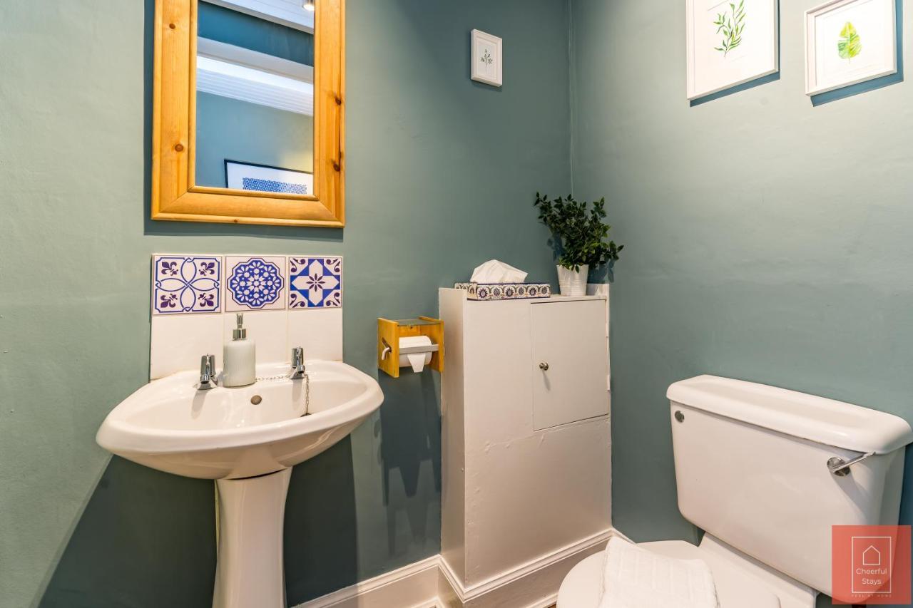 Cheerful Stays: Spacious Flat In Vibrant Leith Эдинбург Экстерьер фото
