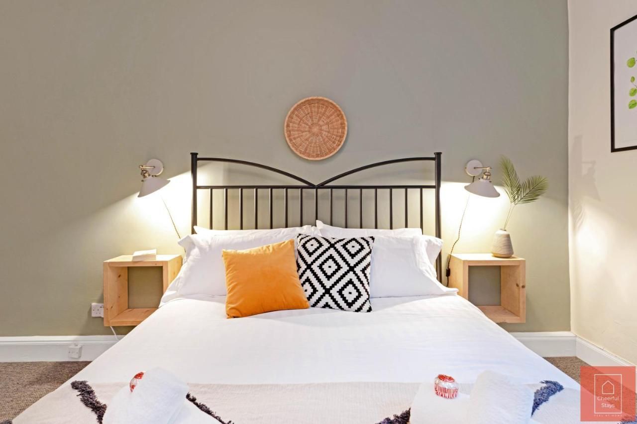 Cheerful Stays: Spacious Flat In Vibrant Leith Эдинбург Экстерьер фото
