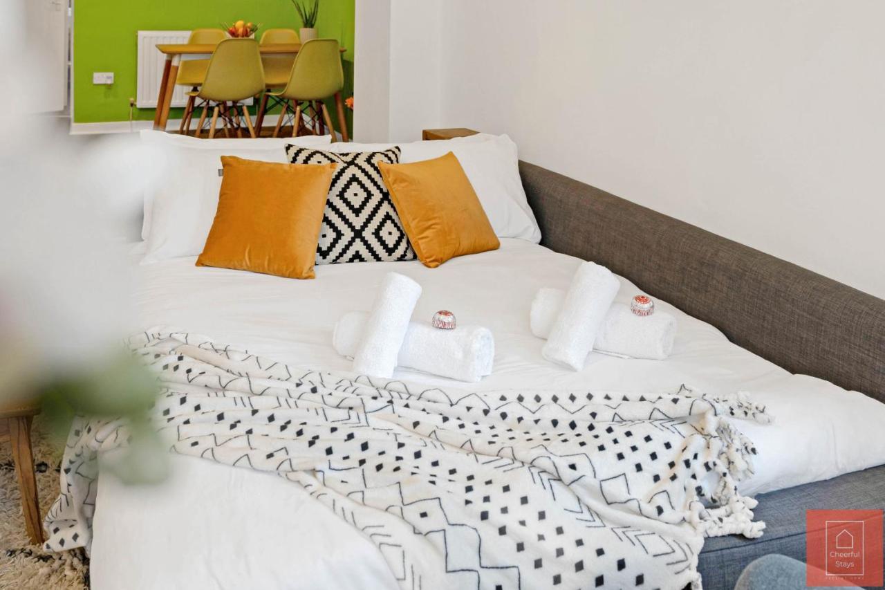 Cheerful Stays: Spacious Flat In Vibrant Leith Эдинбург Экстерьер фото
