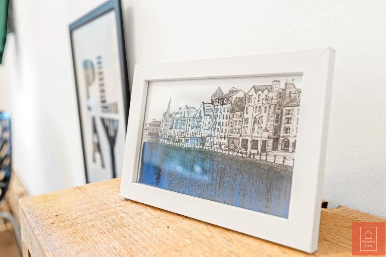 Cheerful Stays: Spacious Flat In Vibrant Leith Эдинбург Экстерьер фото