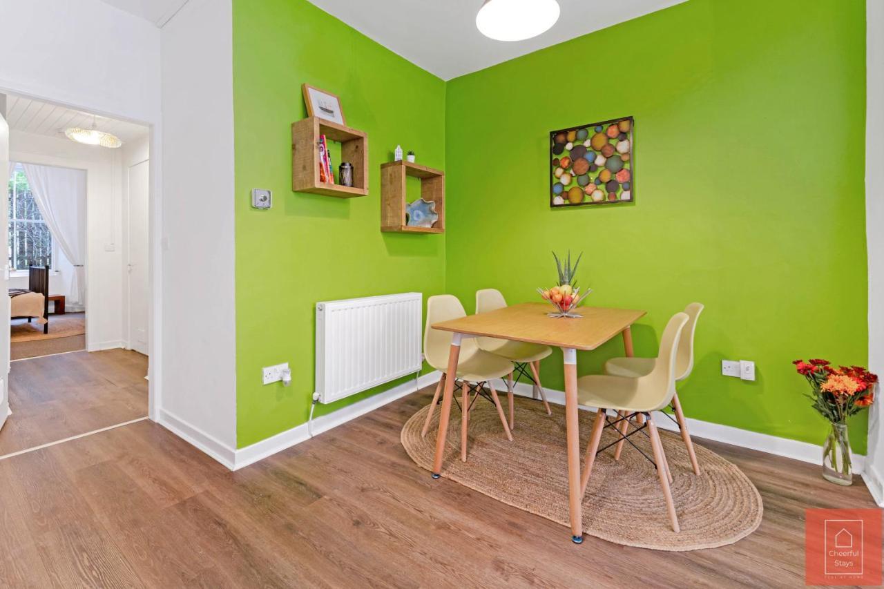 Cheerful Stays: Spacious Flat In Vibrant Leith Эдинбург Экстерьер фото