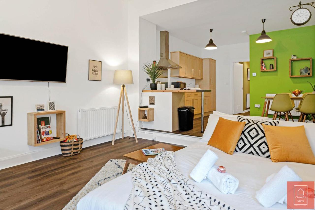 Cheerful Stays: Spacious Flat In Vibrant Leith Эдинбург Экстерьер фото