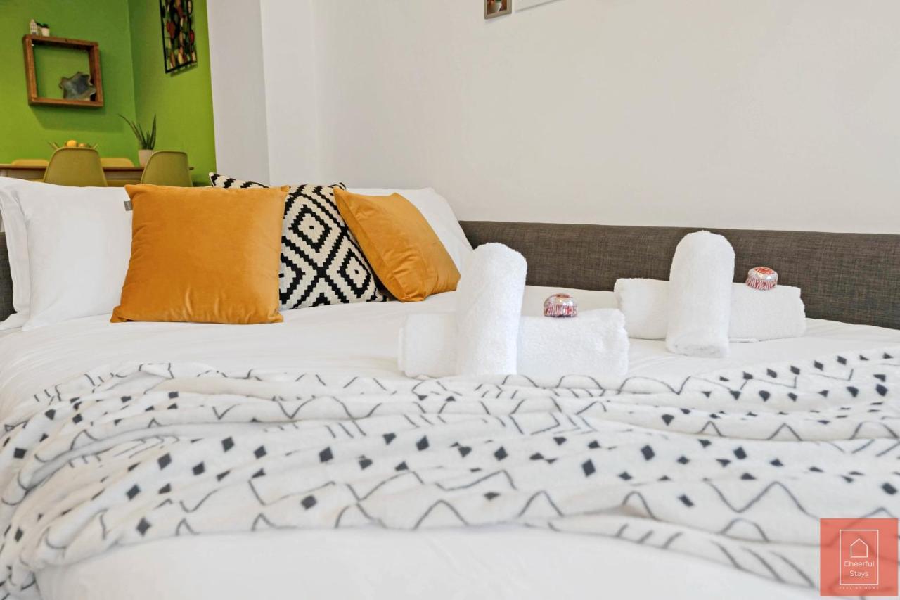 Cheerful Stays: Spacious Flat In Vibrant Leith Эдинбург Экстерьер фото