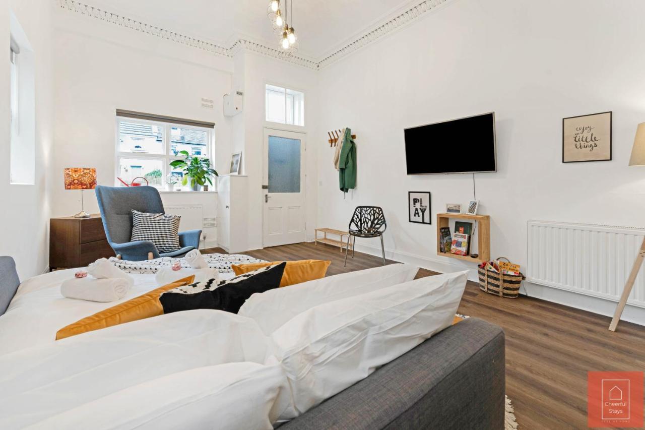Cheerful Stays: Spacious Flat In Vibrant Leith Эдинбург Экстерьер фото