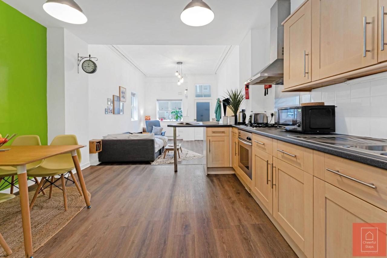 Cheerful Stays: Spacious Flat In Vibrant Leith Эдинбург Экстерьер фото
