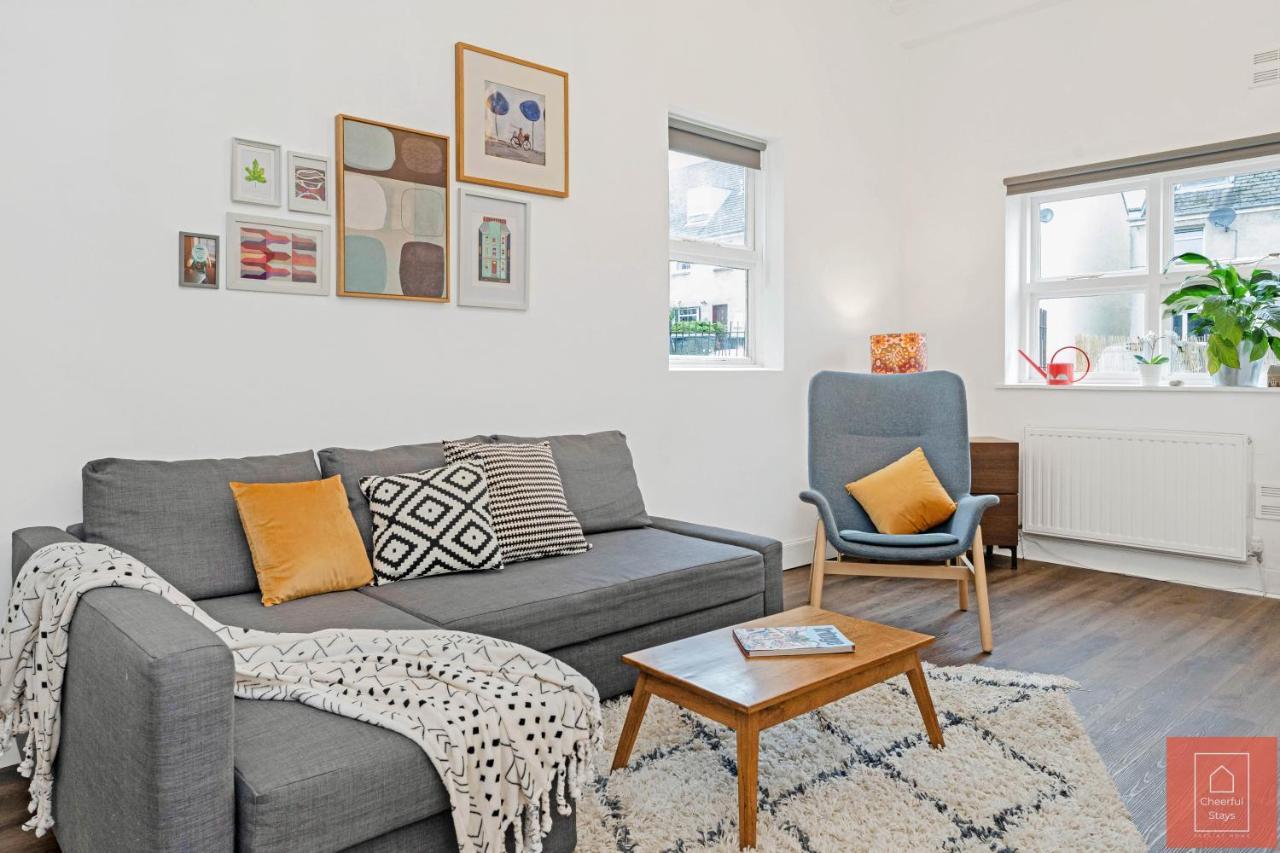 Cheerful Stays: Spacious Flat In Vibrant Leith Эдинбург Экстерьер фото