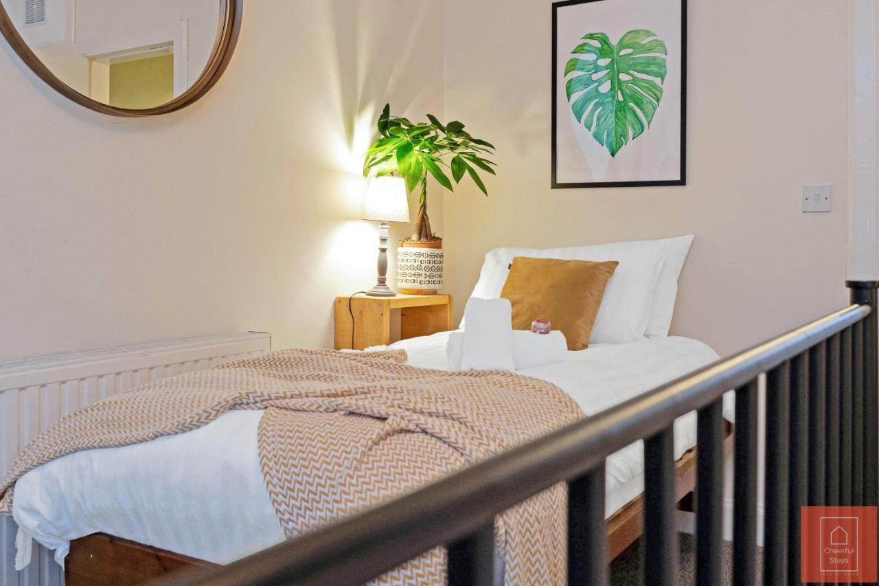Cheerful Stays: Spacious Flat In Vibrant Leith Эдинбург Экстерьер фото
