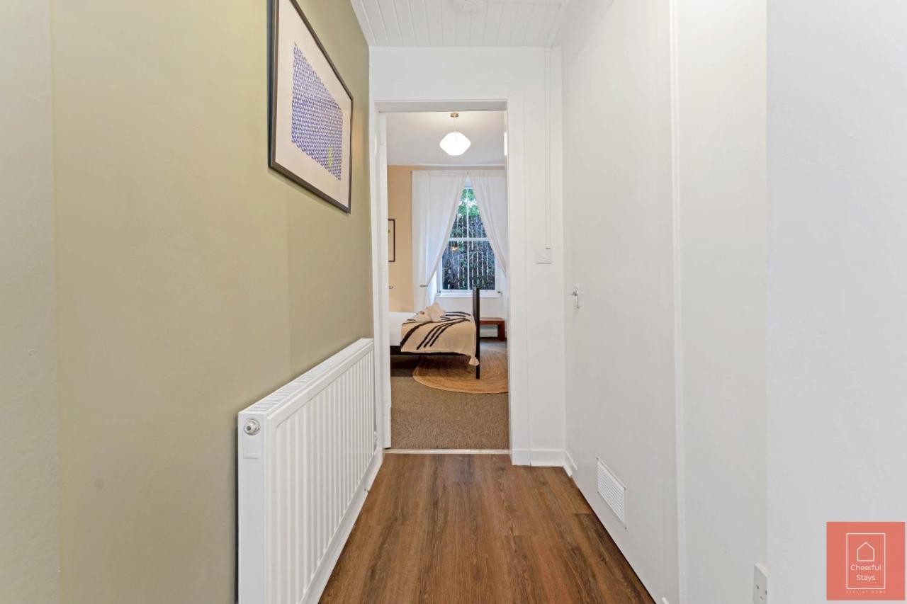 Cheerful Stays: Spacious Flat In Vibrant Leith Эдинбург Экстерьер фото